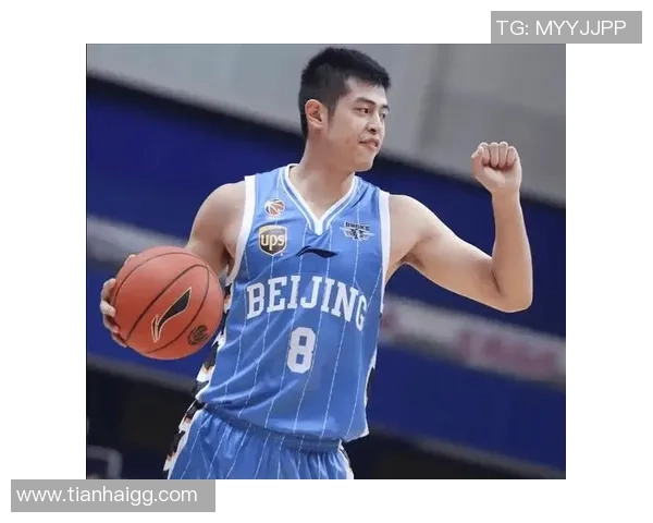 方硕在篮球赛场的崛起与挑战揭秘他的职业生涯与未来发展方向